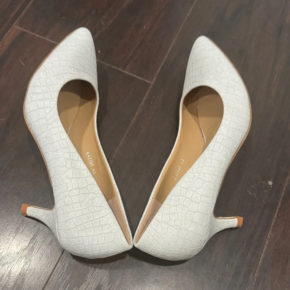 Croc-Embossed Women's Heels Light Gray | Good Used Condition